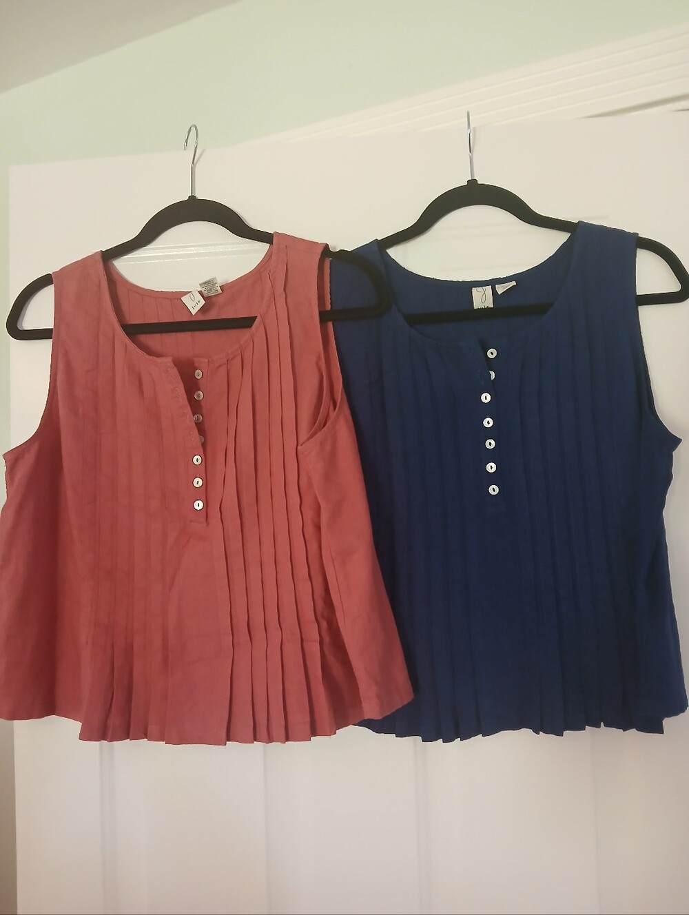 Sleeveless Blouse